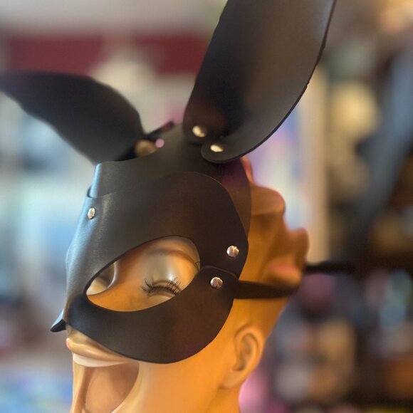 🖤 Smiffys Black Fever Faux Leather Rabbit Mask - Picture 6 of 9